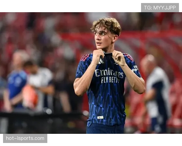 厄德高与B费战术角色分化：前插频率下降，球权更集中于组织端