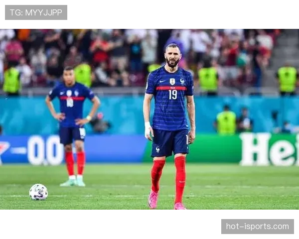 凯恩与本泽马：两种全能中锋模板的战术定位与结构差异