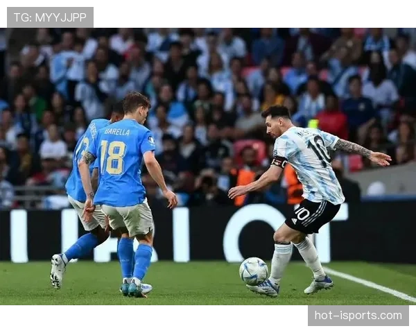 加维高位逼抢撕防线，本赛季表现为何超越佩德里？