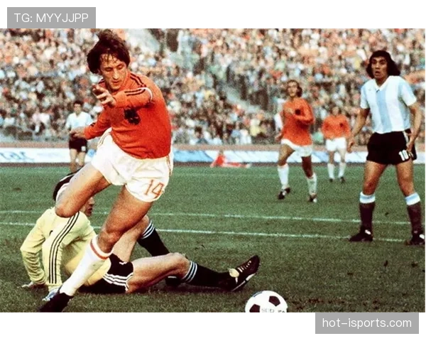 克鲁伊夫转型侧翼策应核心：撕裂防线机制与助攻效率提升解析